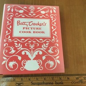 Retro Betty Crocker Picture cookbook for beginners or nostalgia! Never used.